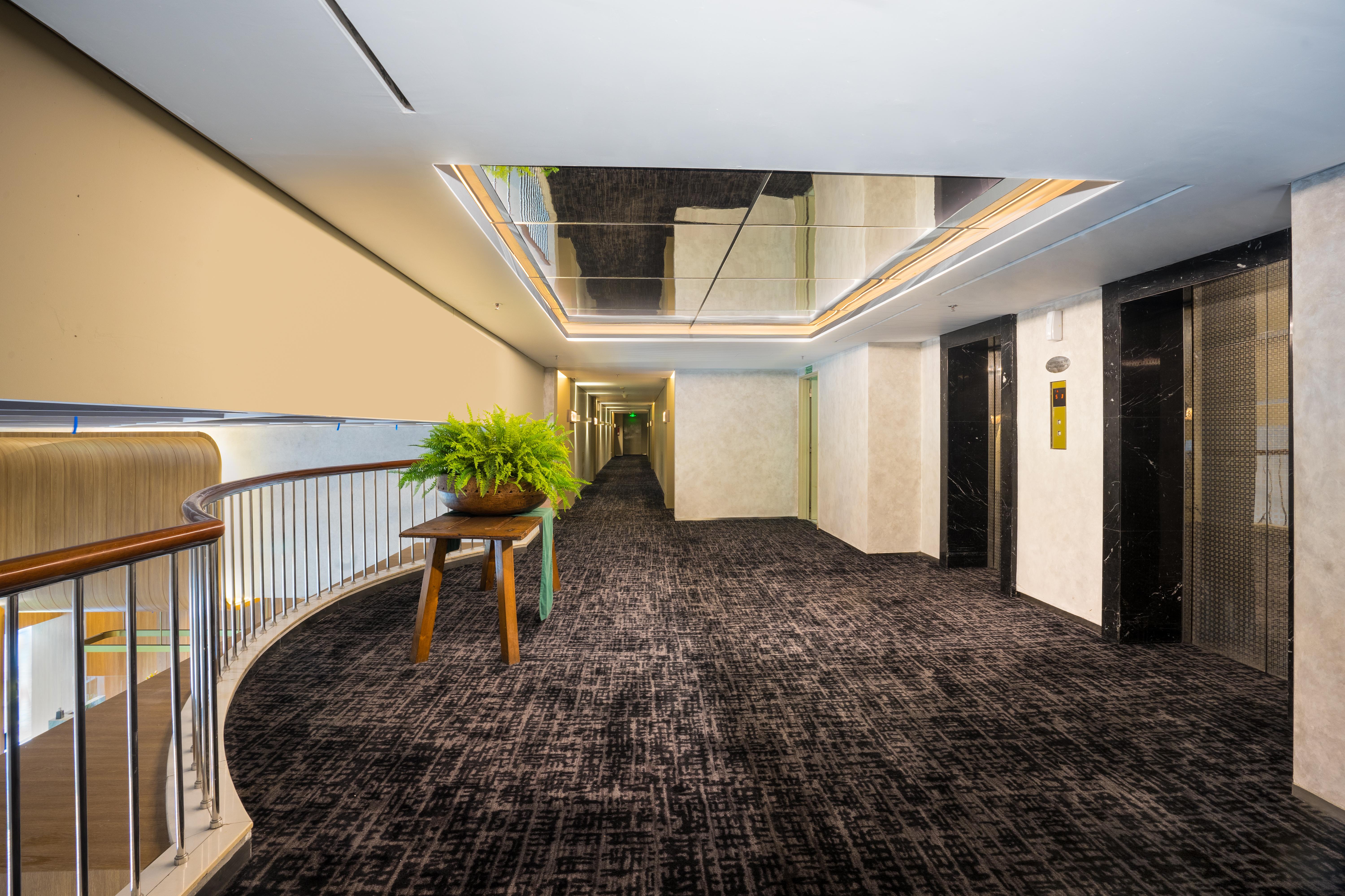 Oakwood Suites Kuningan Джакарта Экстерьер фото