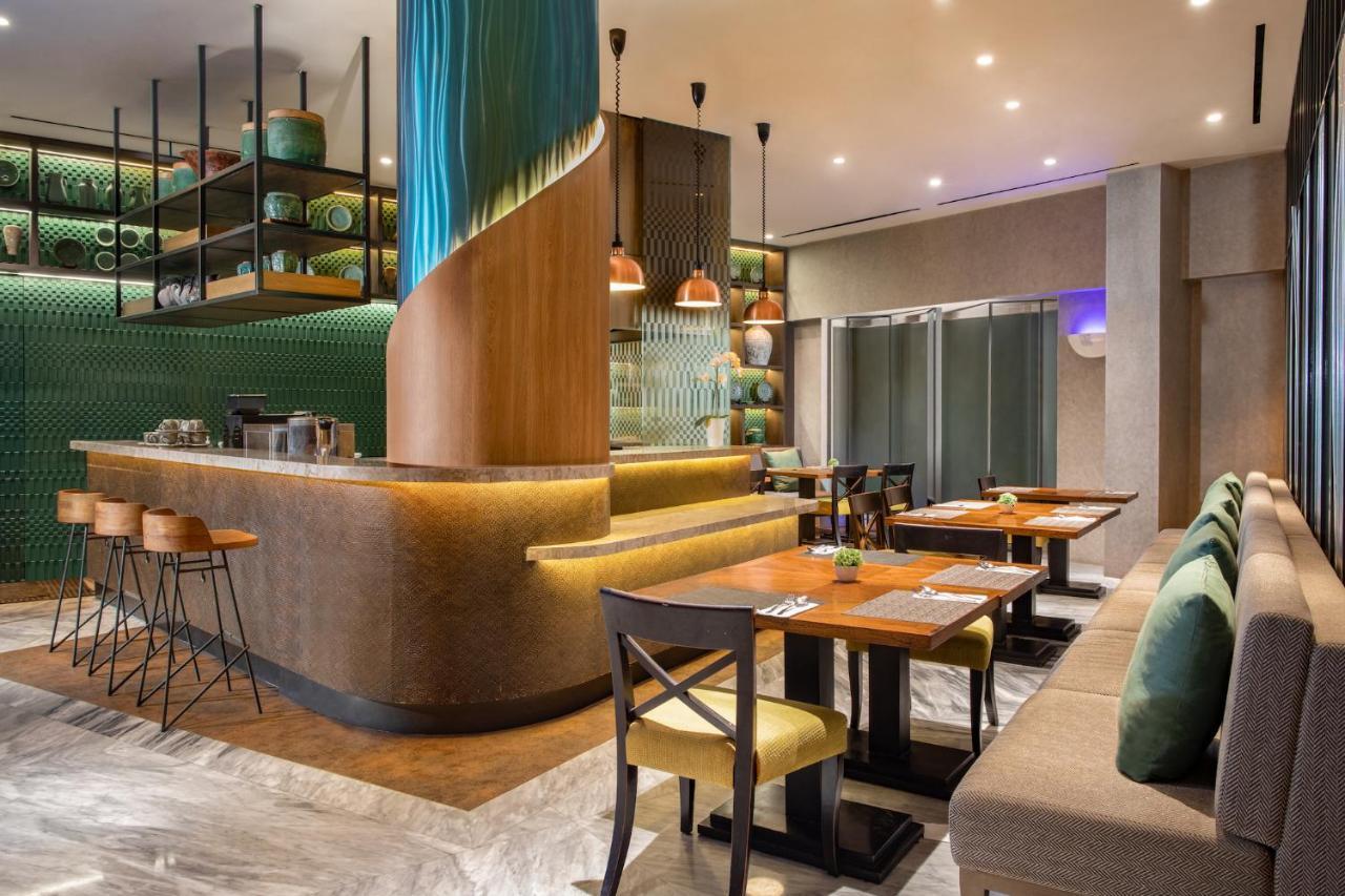 Oakwood Suites Kuningan Джакарта Экстерьер фото