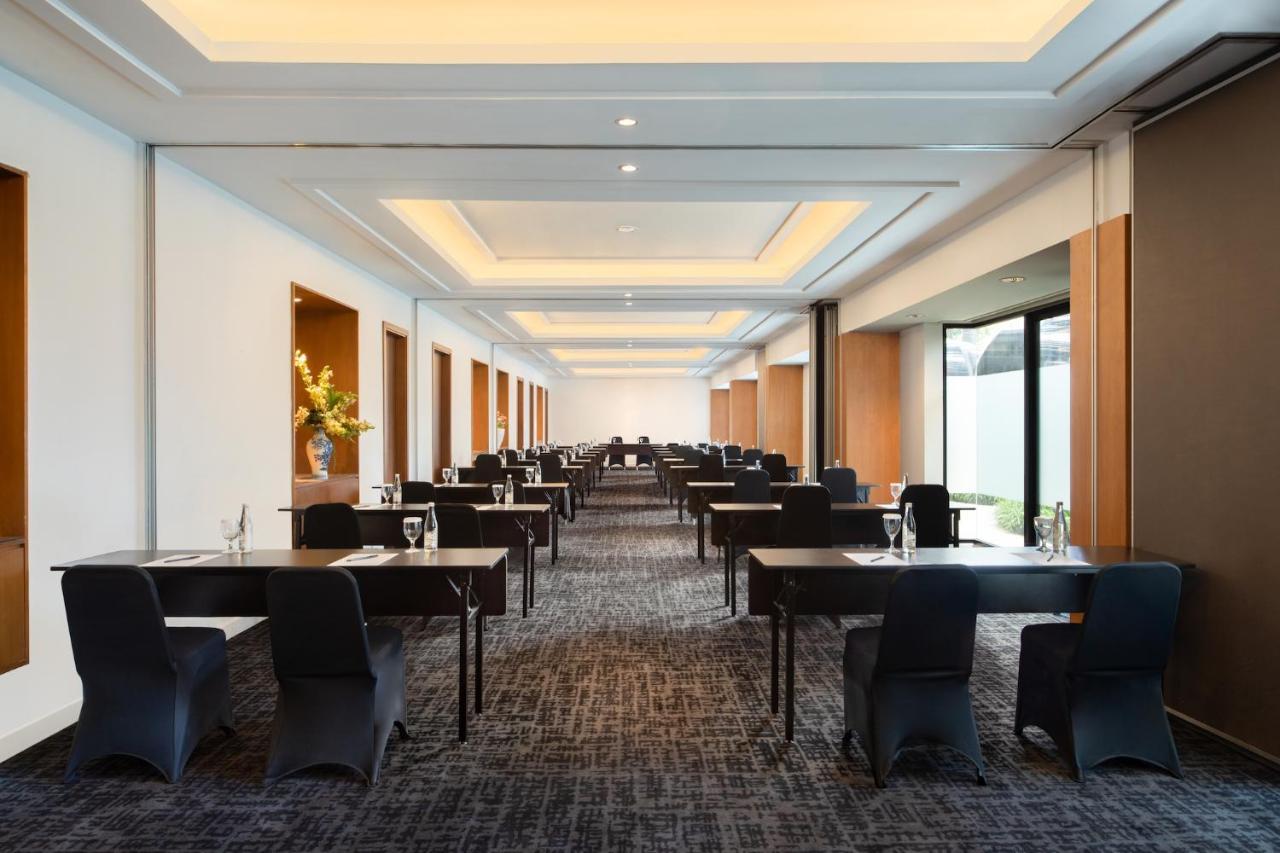 Oakwood Suites Kuningan Джакарта Экстерьер фото