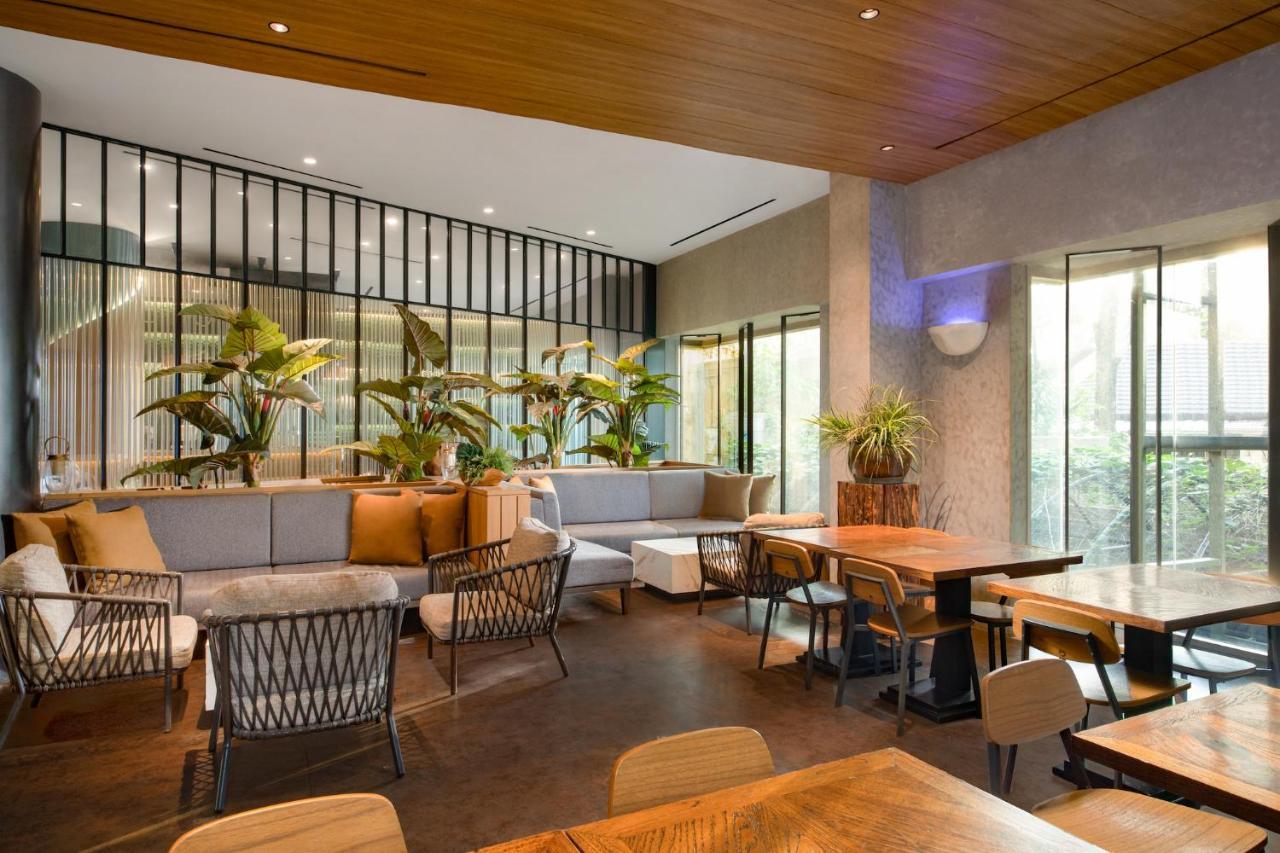 Oakwood Suites Kuningan Джакарта Экстерьер фото