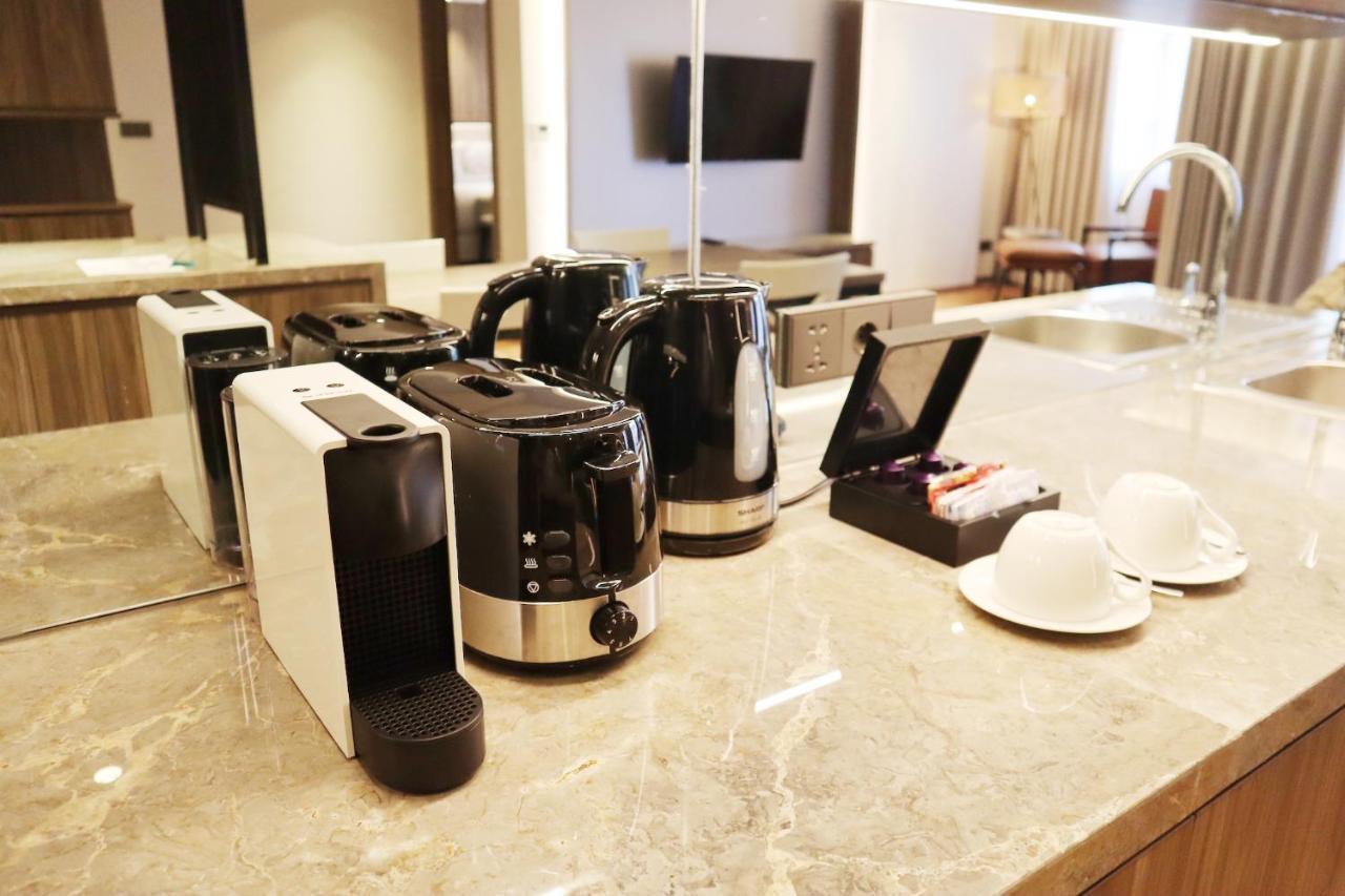 Oakwood Suites Kuningan Джакарта Экстерьер фото