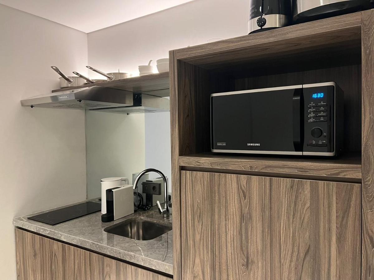 Oakwood Suites Kuningan Джакарта Экстерьер фото