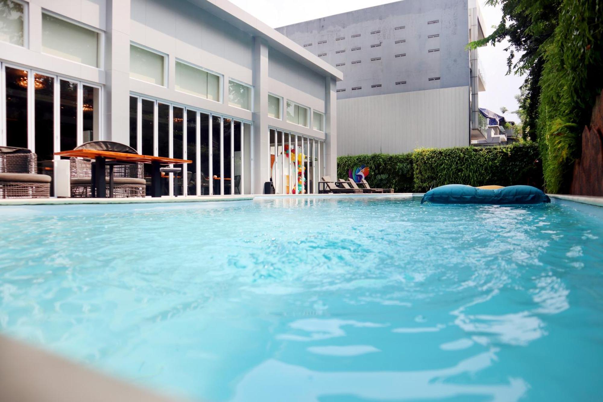 Oakwood Suites Kuningan Джакарта Экстерьер фото