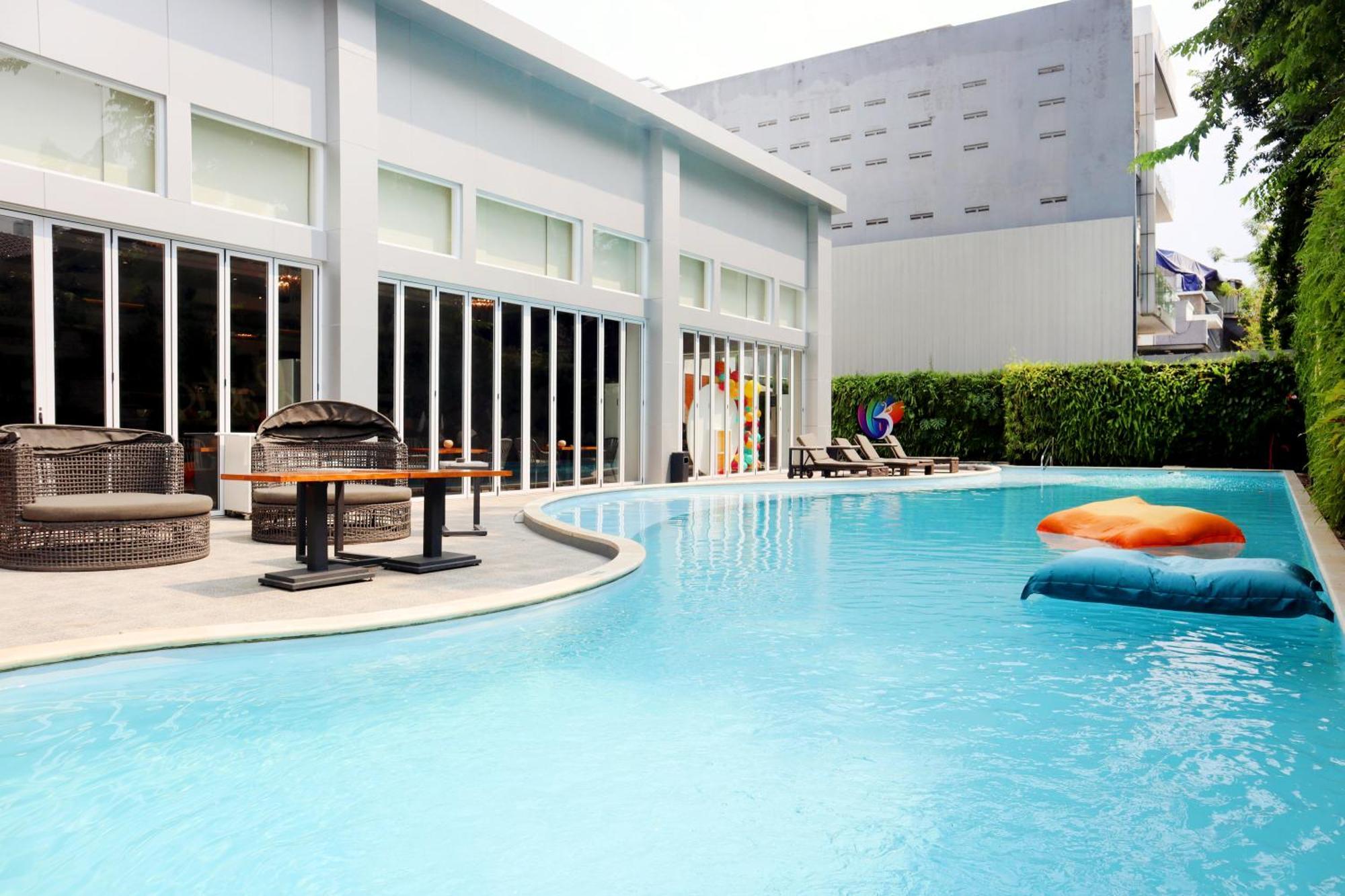 Oakwood Suites Kuningan Джакарта Экстерьер фото