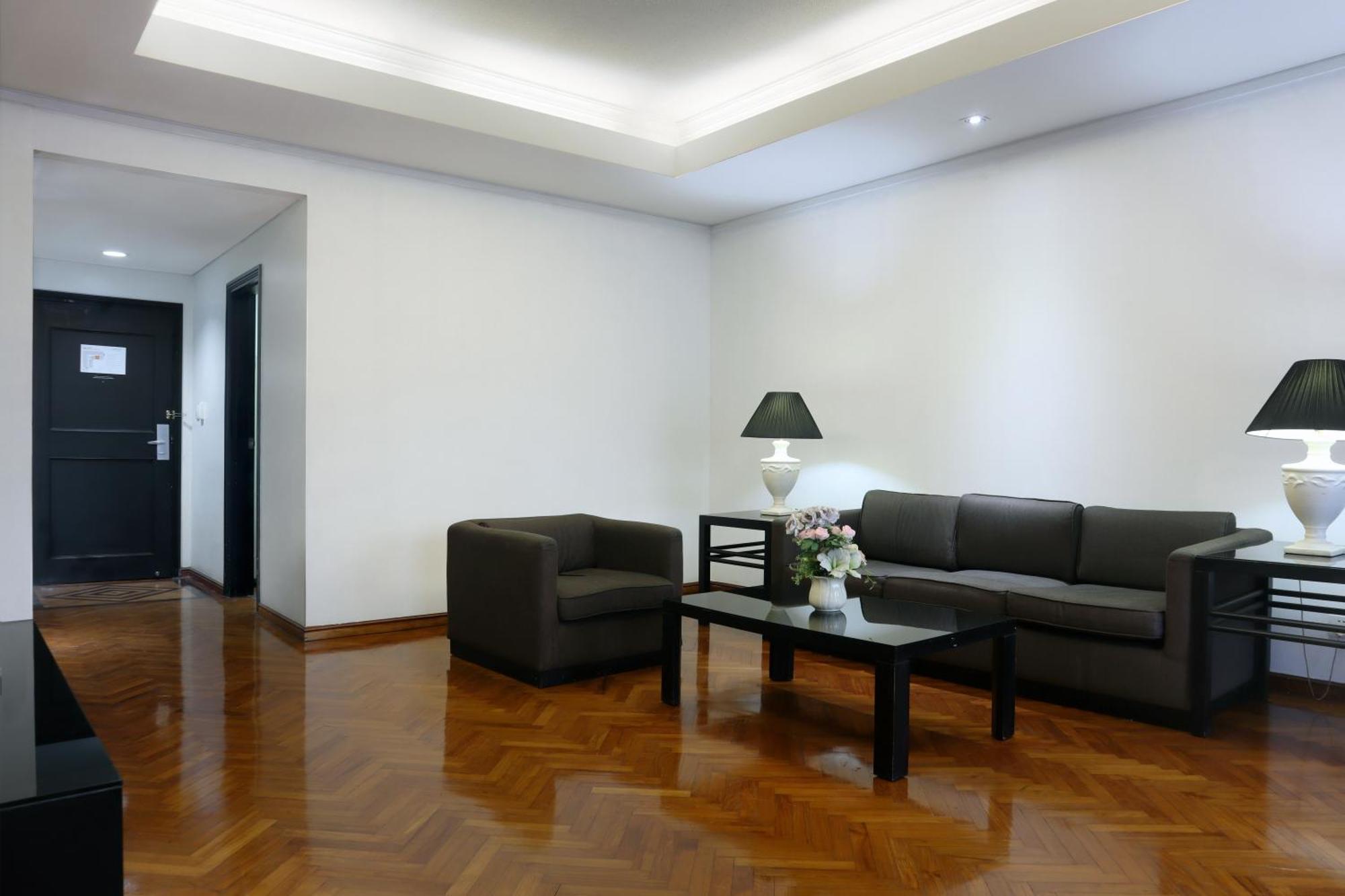 Oakwood Suites Kuningan Джакарта Экстерьер фото