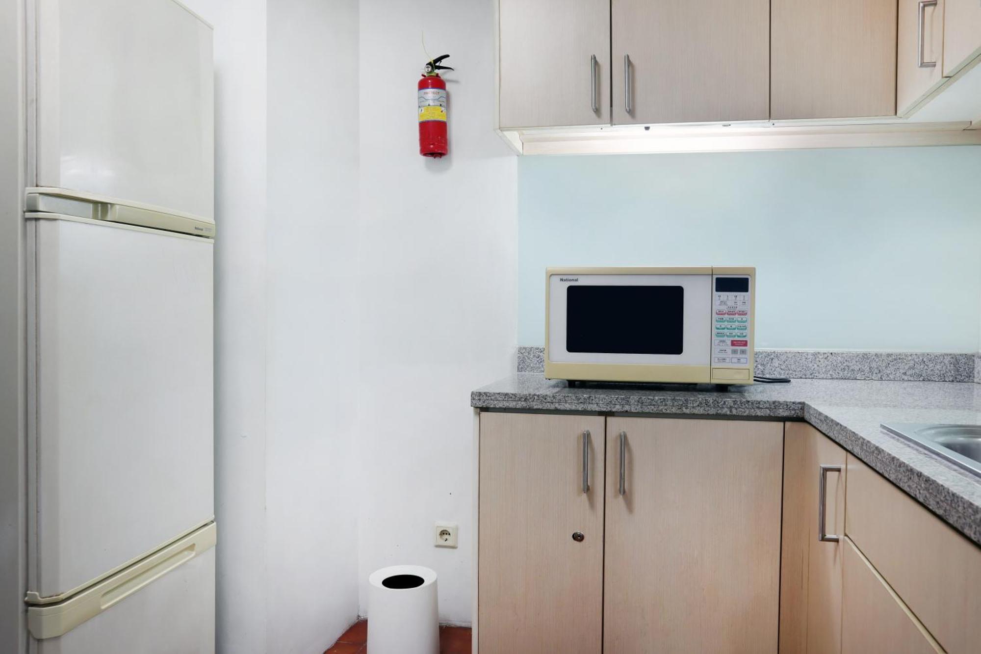 Oakwood Suites Kuningan Джакарта Экстерьер фото