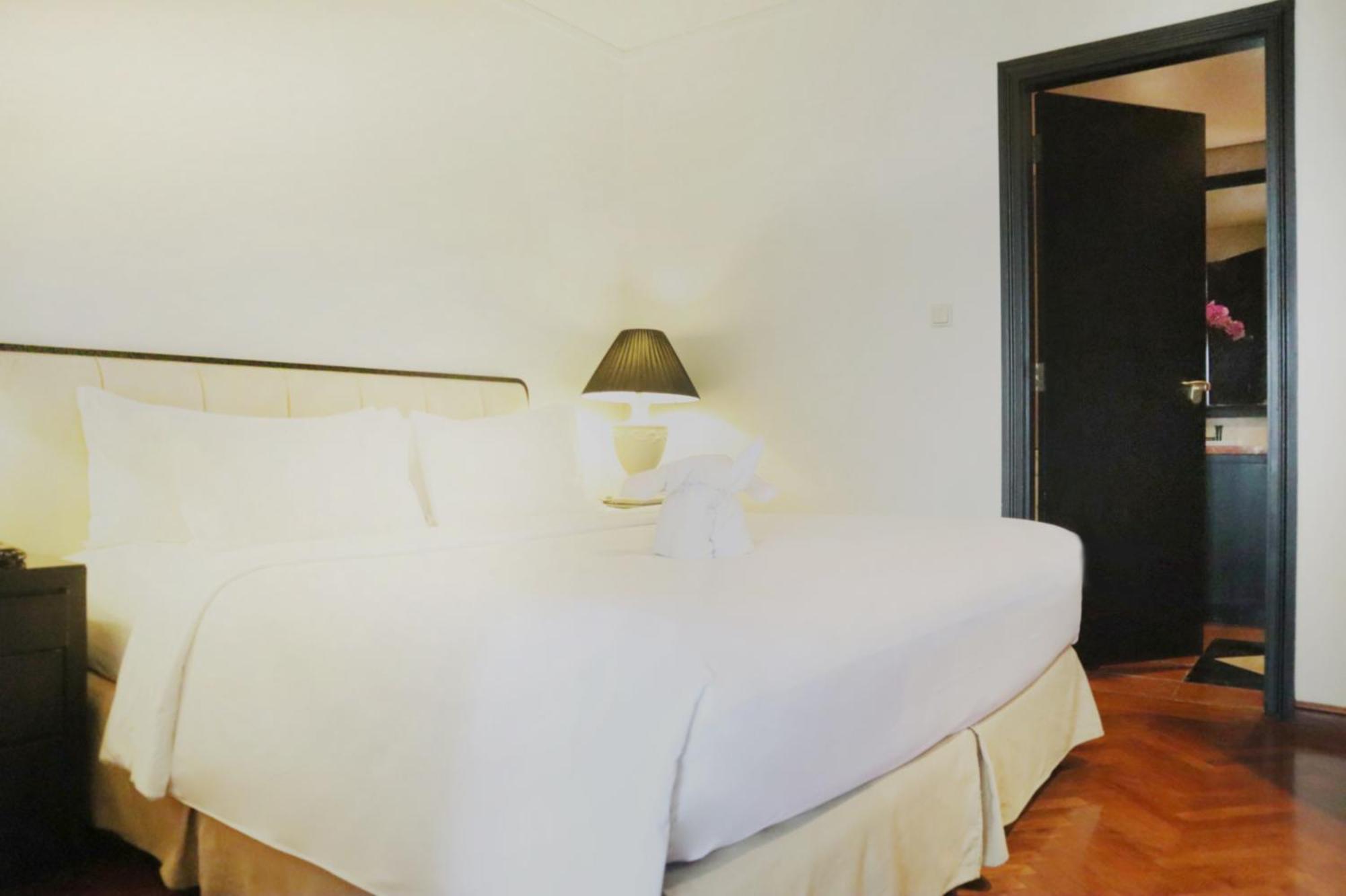 Oakwood Suites Kuningan Джакарта Экстерьер фото